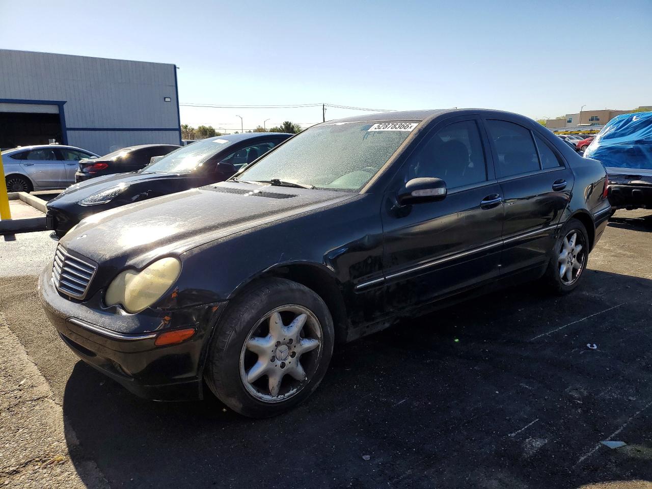 2002 Mercedes-Benz C 230/260/280/320, VIN WDBRF61J42F135982 — Rear end