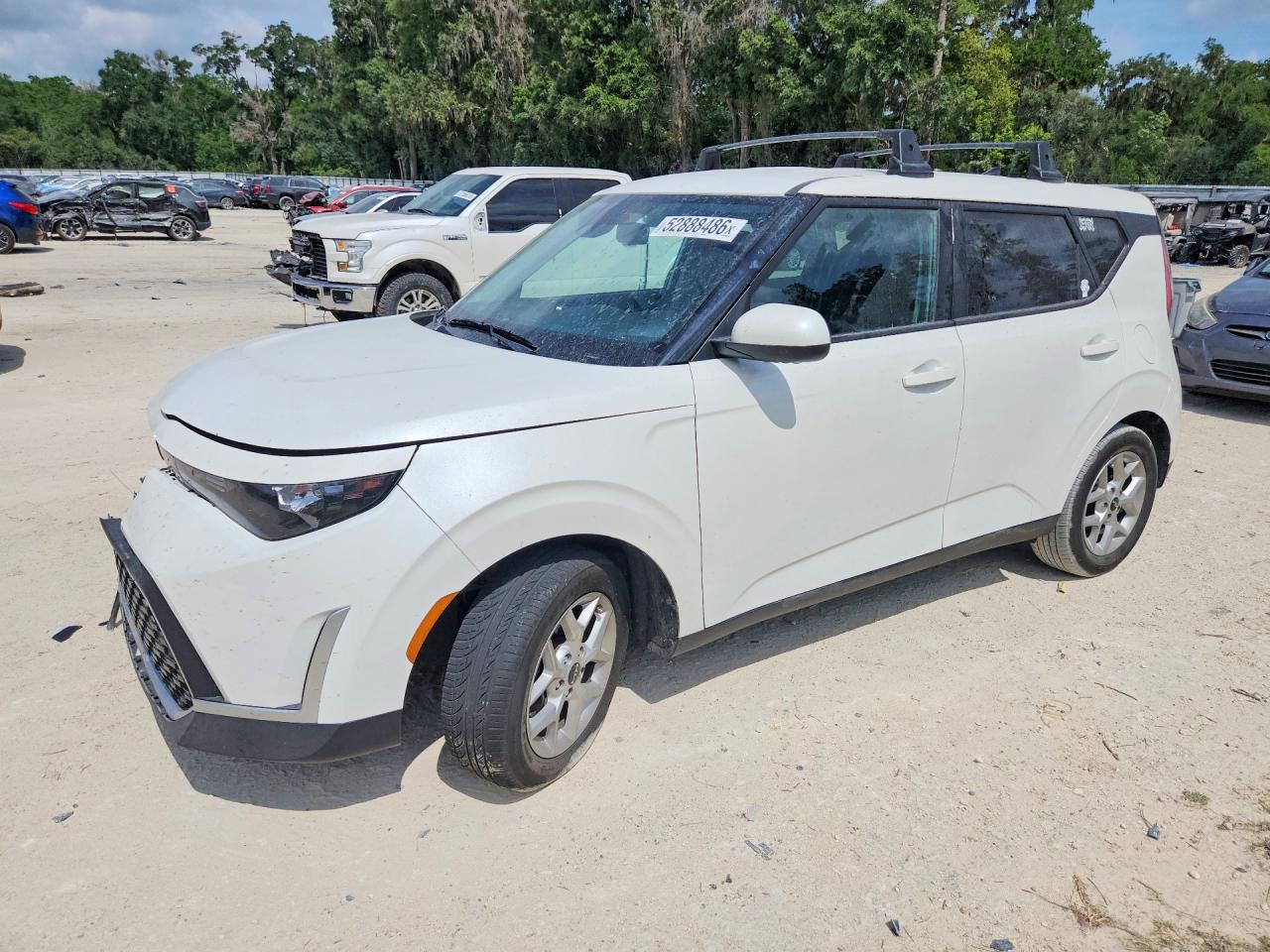 2024 Kia Soul LX, VIN KNDJ23AUXR7236855 — Front end