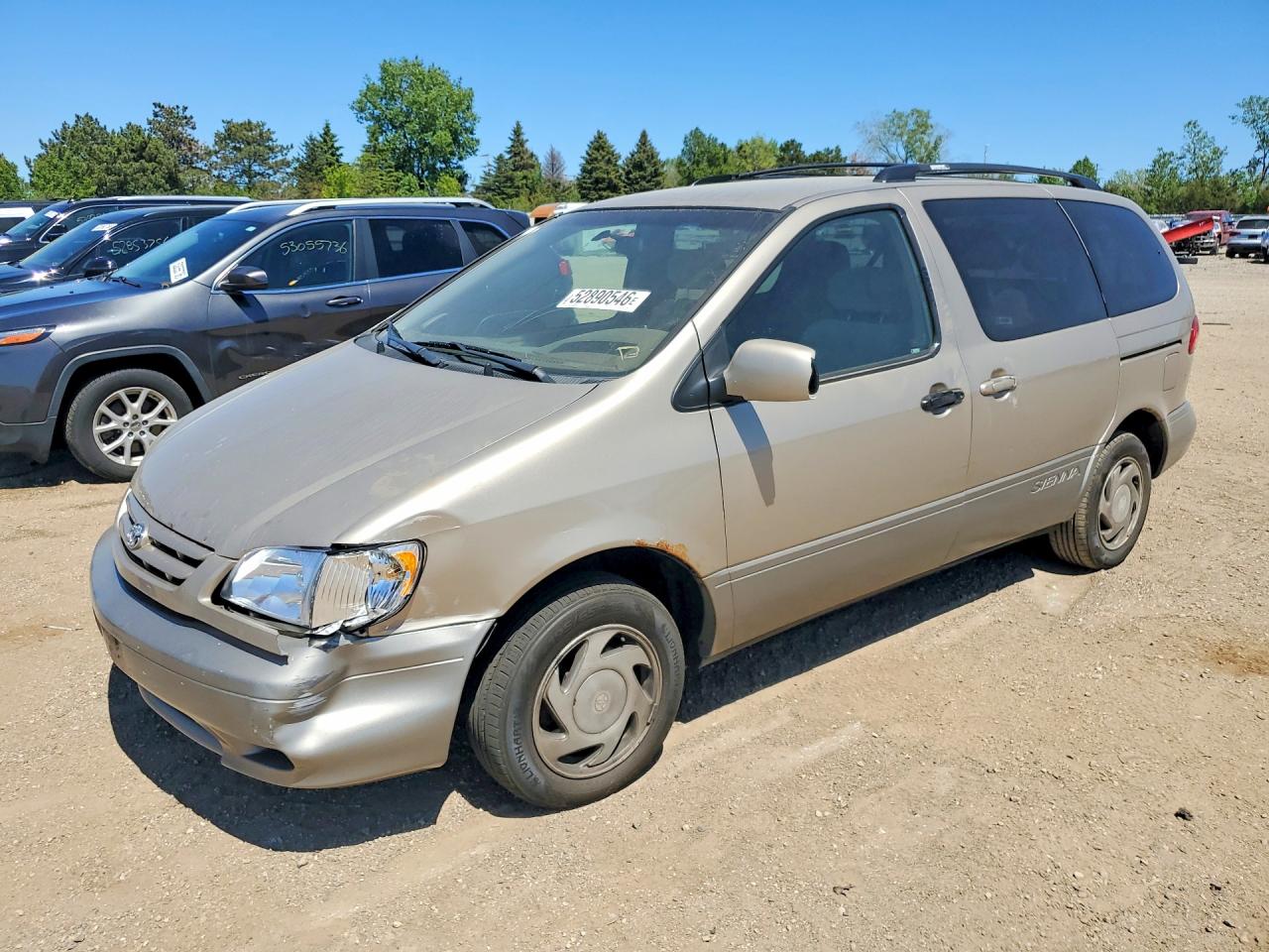 2003 Toyota Sienna LE, VIN 4T3ZF13C43U533969 — Front end