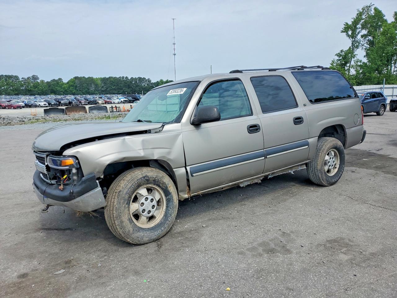 2002 Chevrolet Suburban LT, VIN 1GNEC16Z72J328447 — Front end