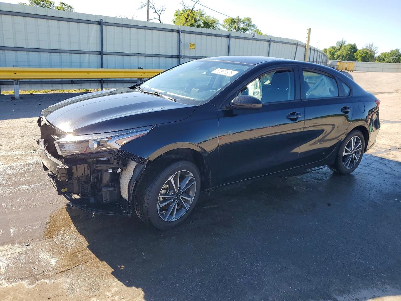 2023 Kia Forte LXS, VIN 3KPF24AD8PE623249 — Front end