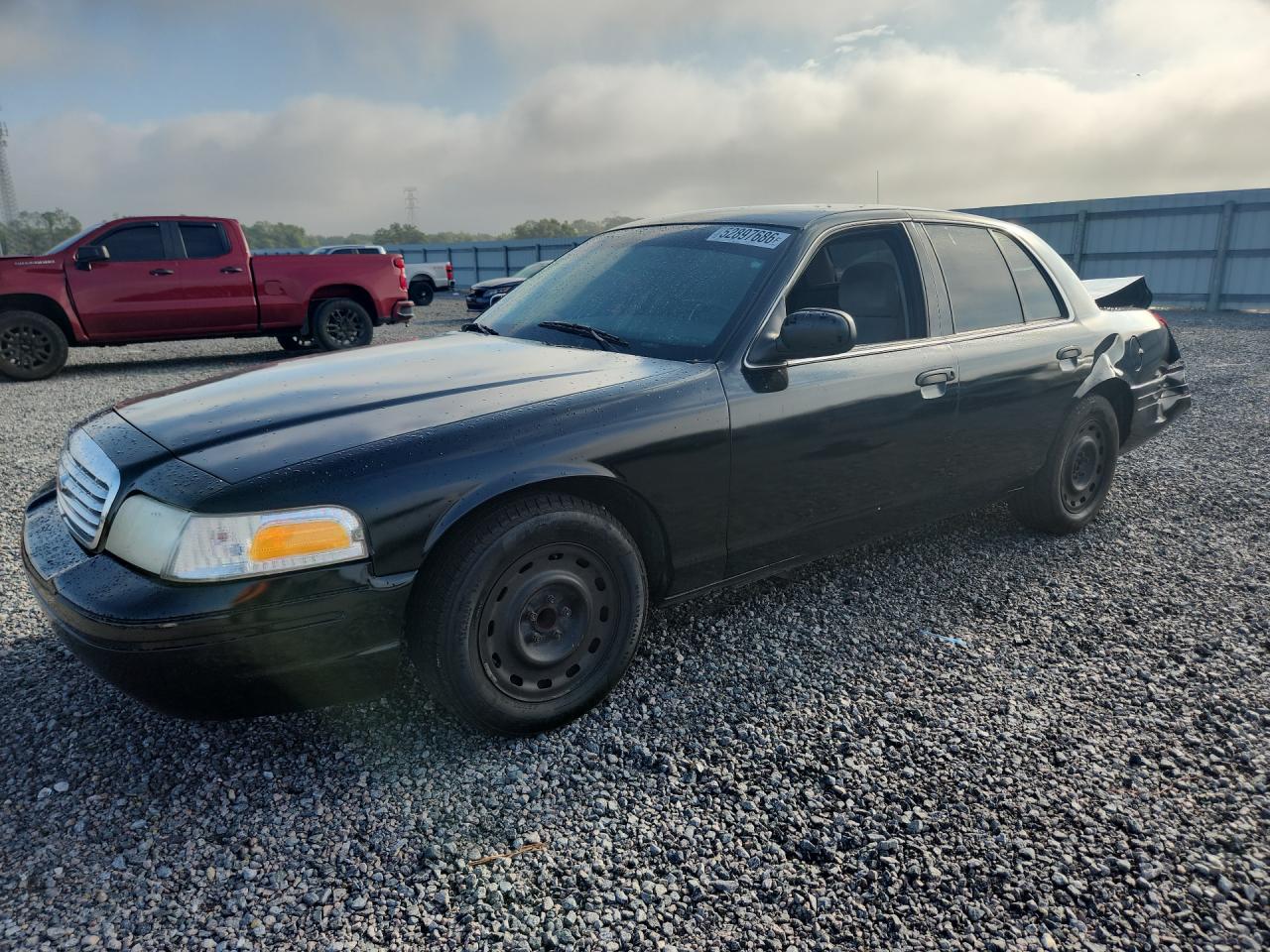 2005 Ford Crown Victoria Standard, VIN 2FAFP73W65X130913 — Rear end