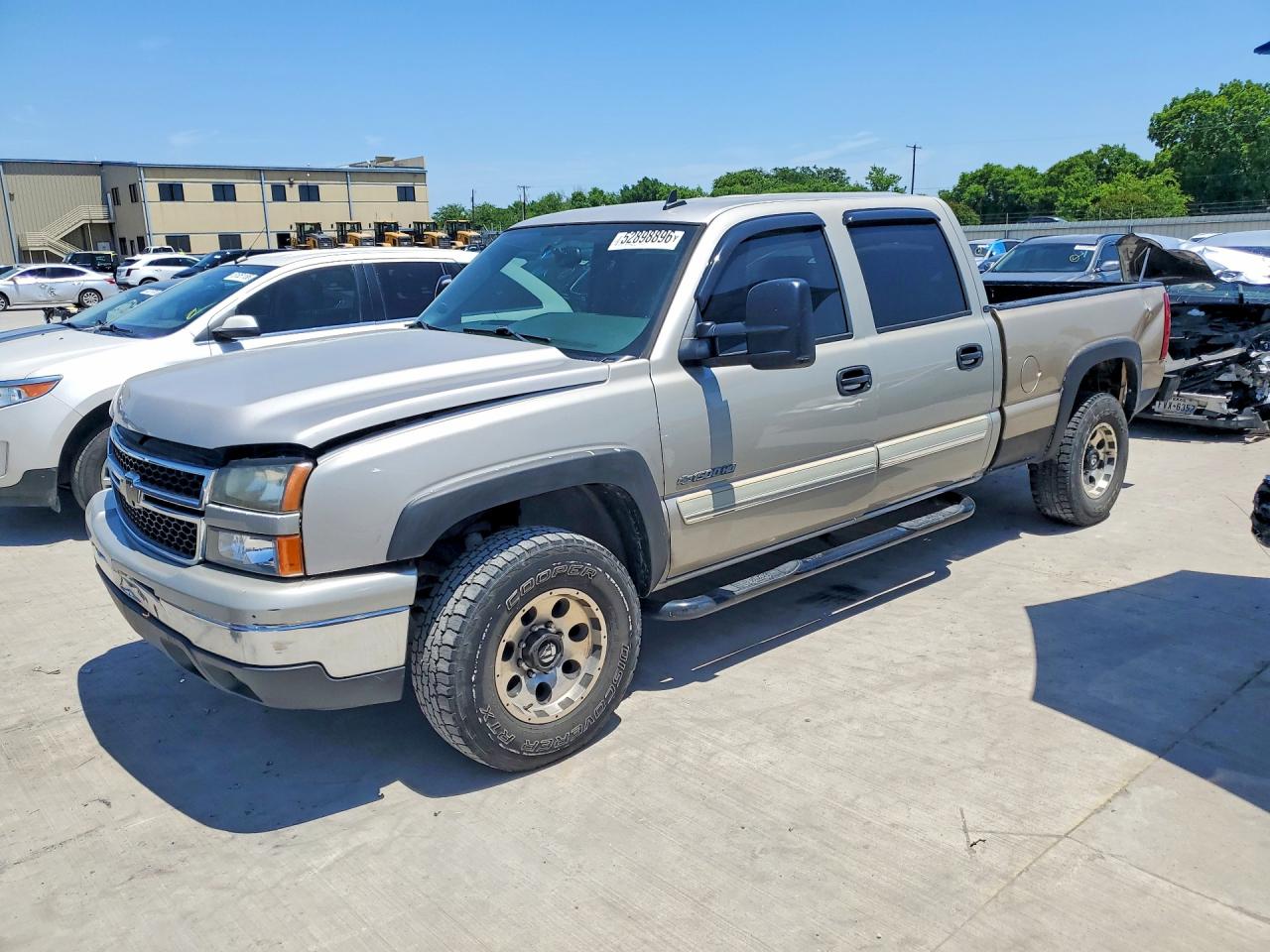 2006 Chevrolet Silverado 1500HD LT2, VIN 1GCGC13U66F194727 — Зад