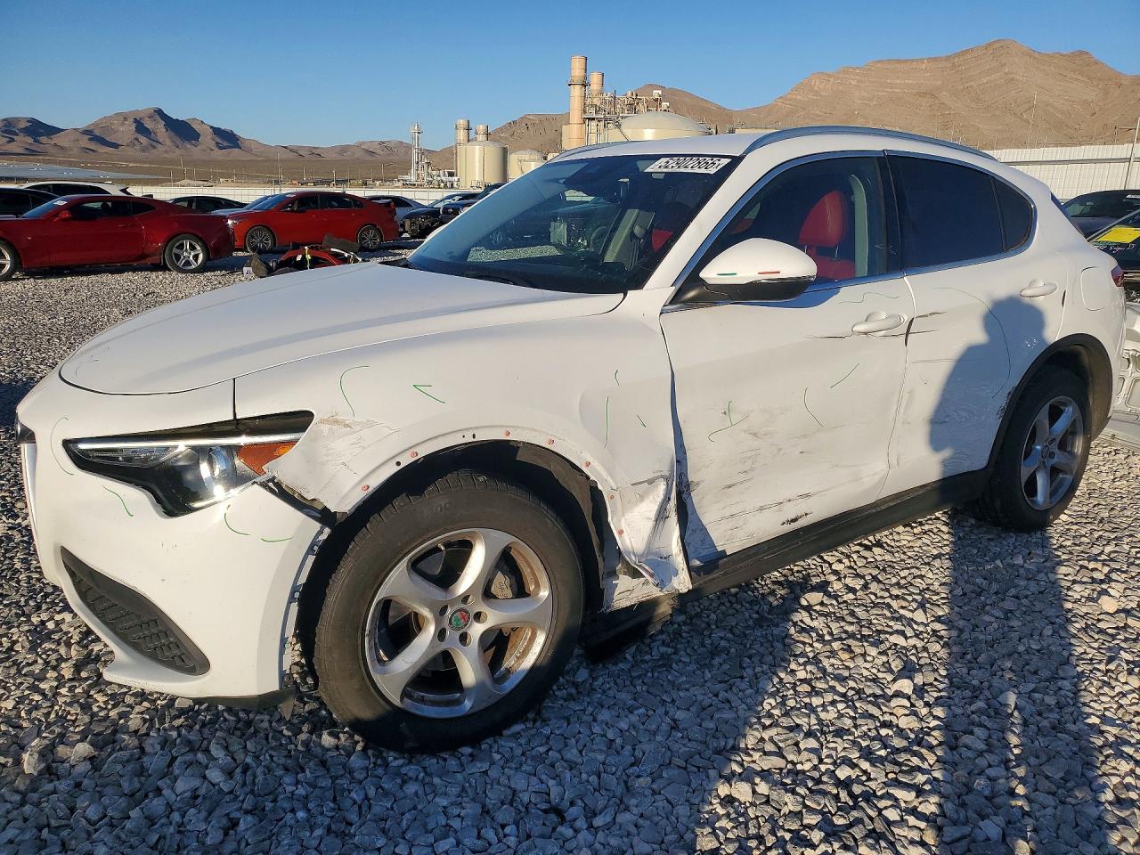 2020 Alfa Romeo Stelvio, VIN ZASPAJAN1L7C90960 — Бок