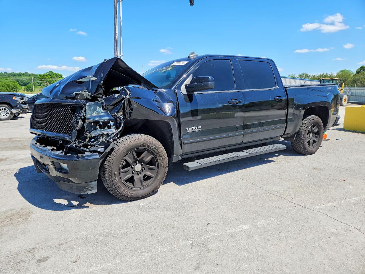 2015 Chevrolet Silverado 1500 LT, VIN 3GCPCREC6FG457848 — Front end