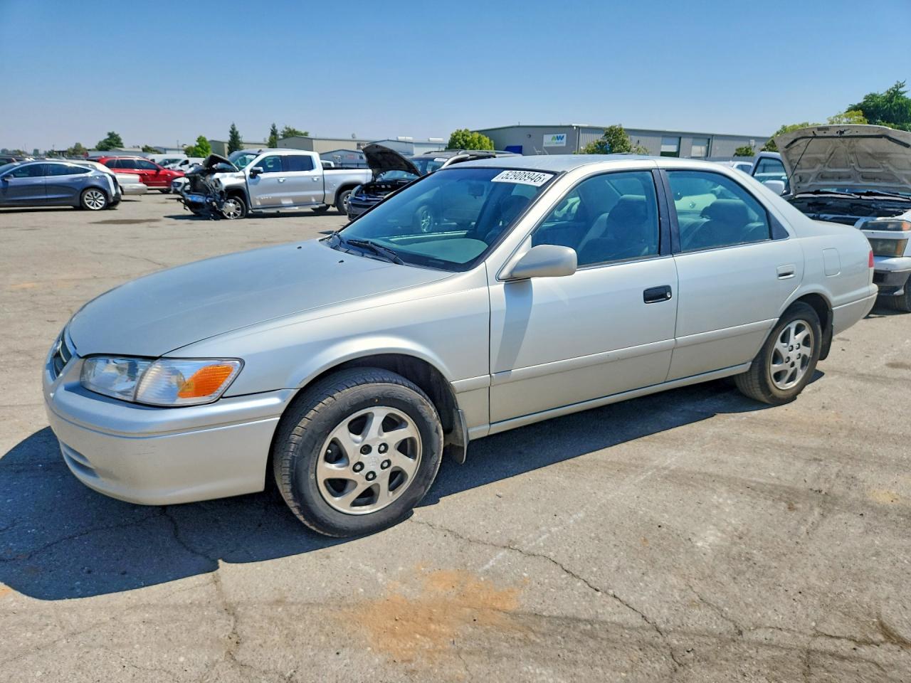 2001 Toyota Camry LE, VIN 4T1BF22K61U968238 — Minor dents and scratches