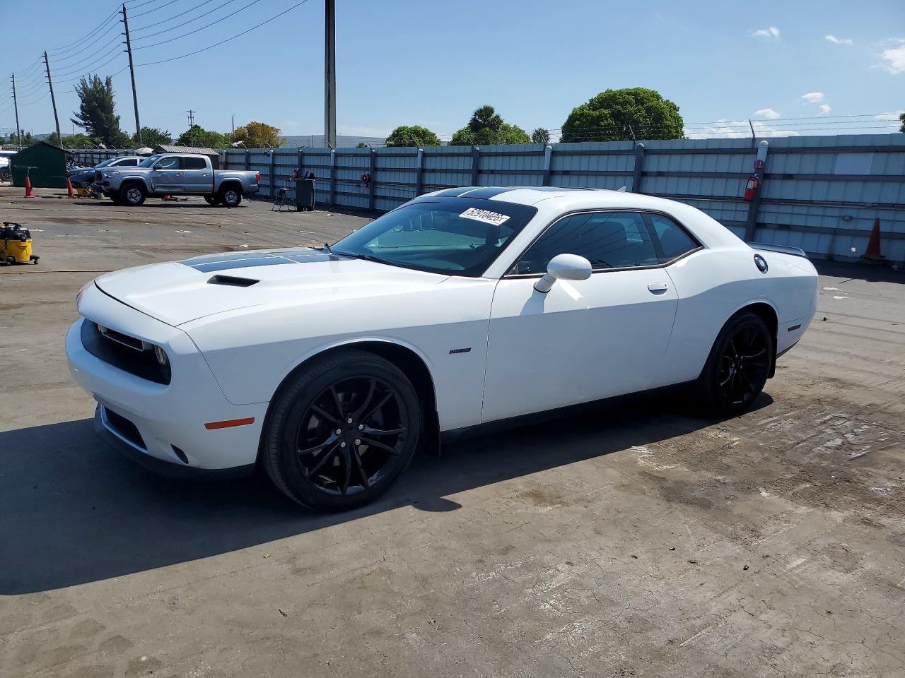 2016 Dodge Challenger R/T Plus, VIN 2C3CDZBT2GH299661 — Ранее повреждён