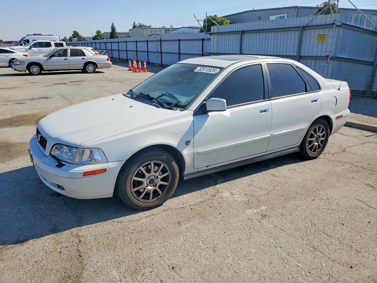2003 Volvo S40, VIN YV1VS27543F979949 — Перед