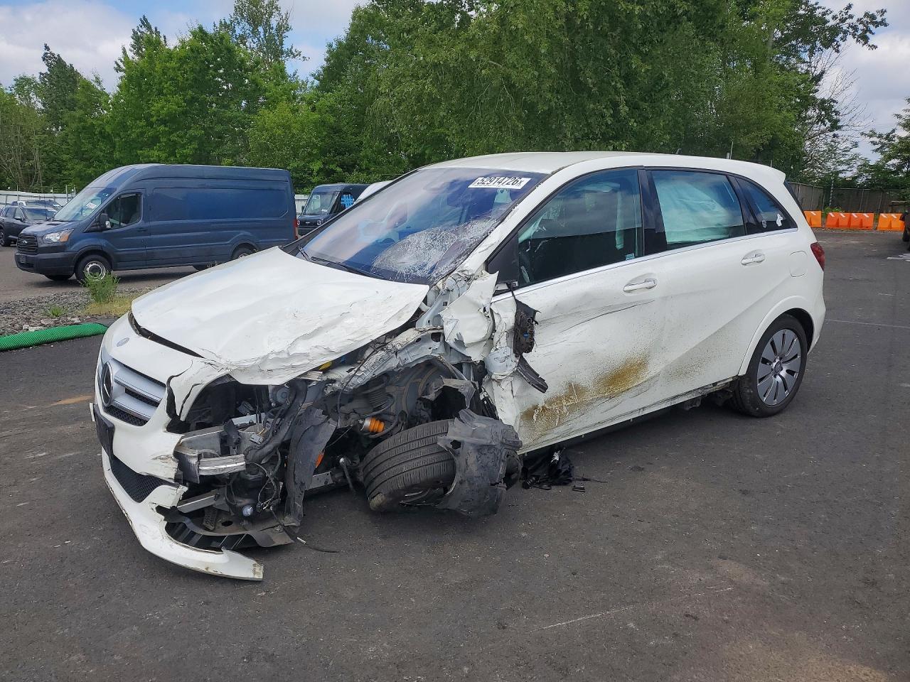 2016 Mercedes-Benz B Electric Drive, VIN WDDVP9ABXGJ010650 — Front end
