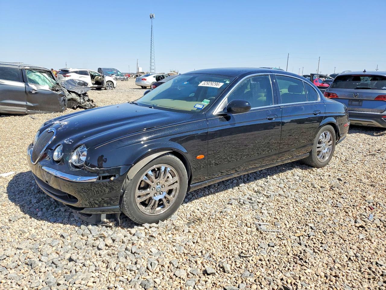 2003 Jaguar S-Type, VIN SAJEA01U33HM85679 — Перед