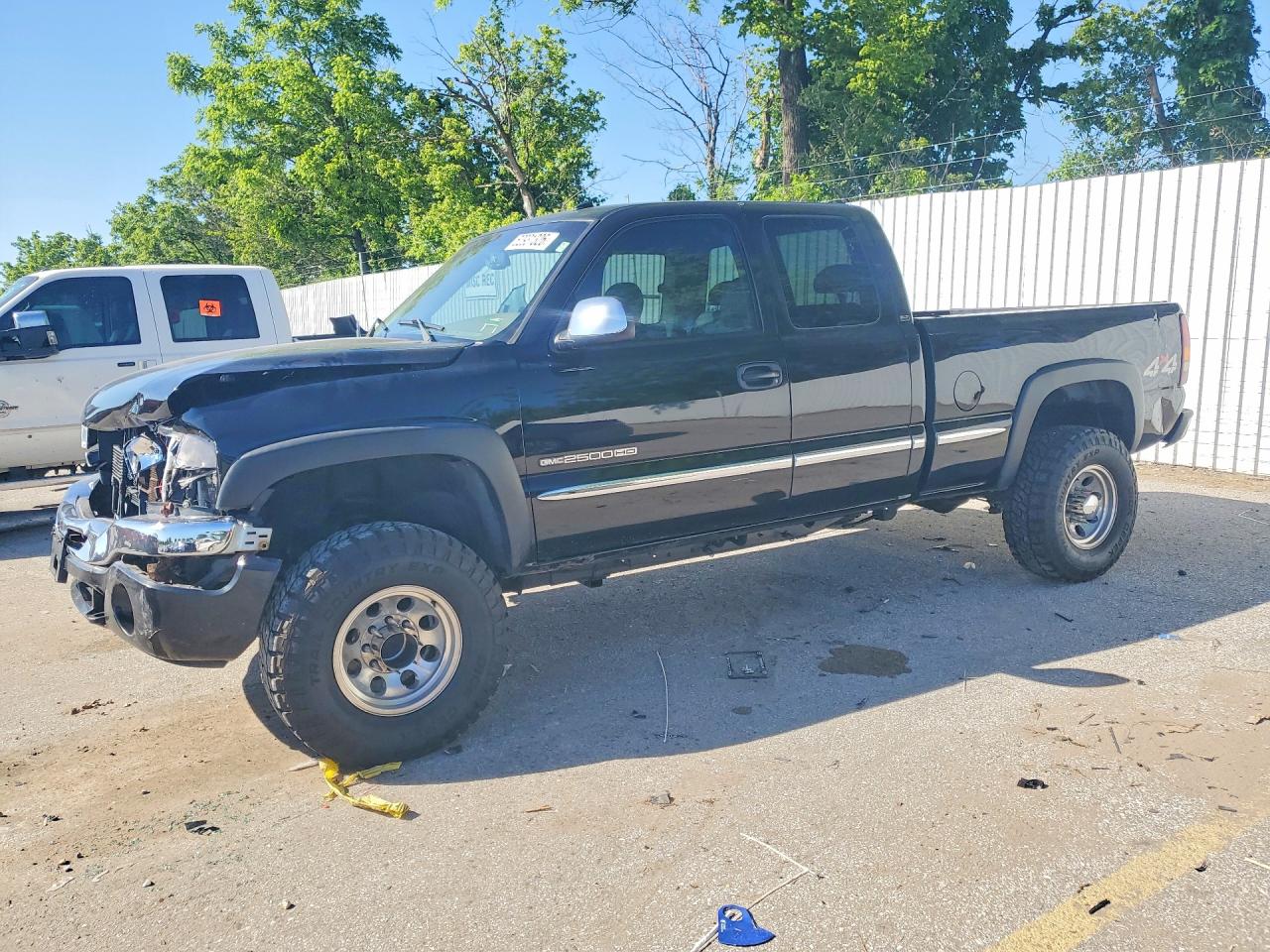 2002 GMC Sierra 2500HD SLE, VIN 1GTHK29U92Z314372 — Front end