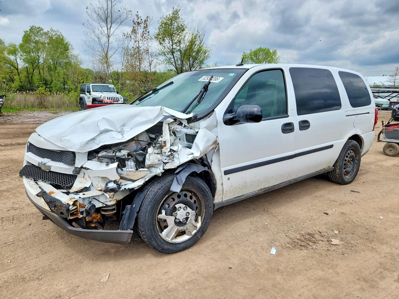 2008 Chevrolet Uplander LS, VIN 1GNDV231X8D200513 — Front end