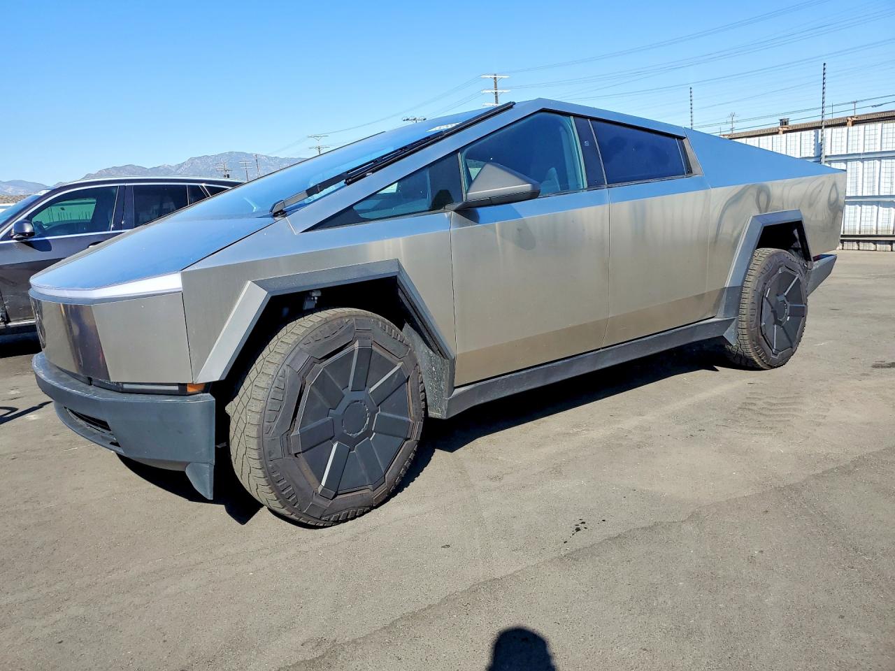 2024 Tesla Cybertruck, VIN 7G2CEHED6RA024210 — Rear end