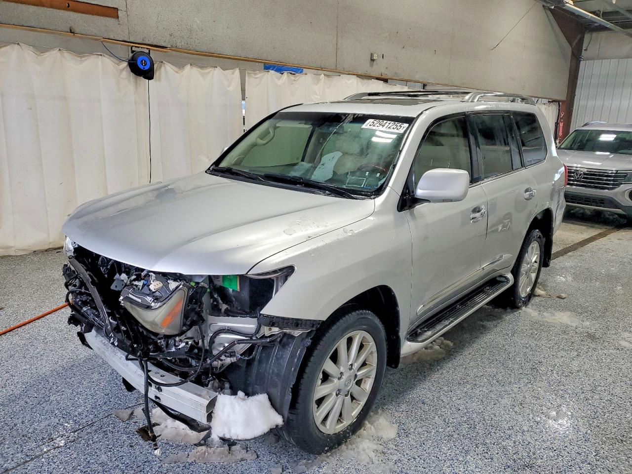 2008 Lexus LX 570, VIN JTJHY00W884007246 — Front end