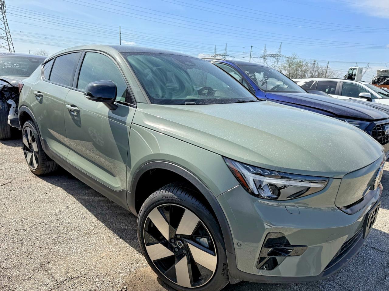 2024 Volvo C40 Plus, VIN YV4ER3GL0R2109747 — Зад