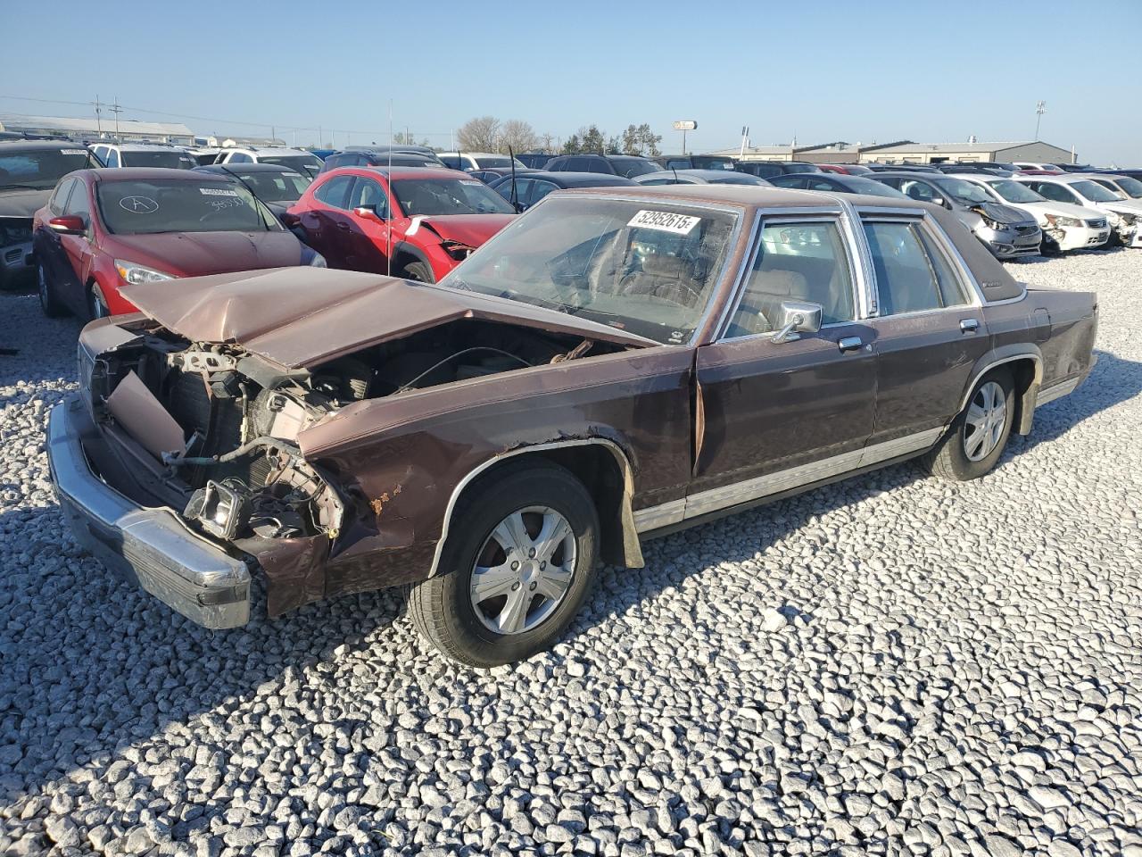 1990 Ford Crown Victoria, VIN 2FACP73F6LX168223 — Front end