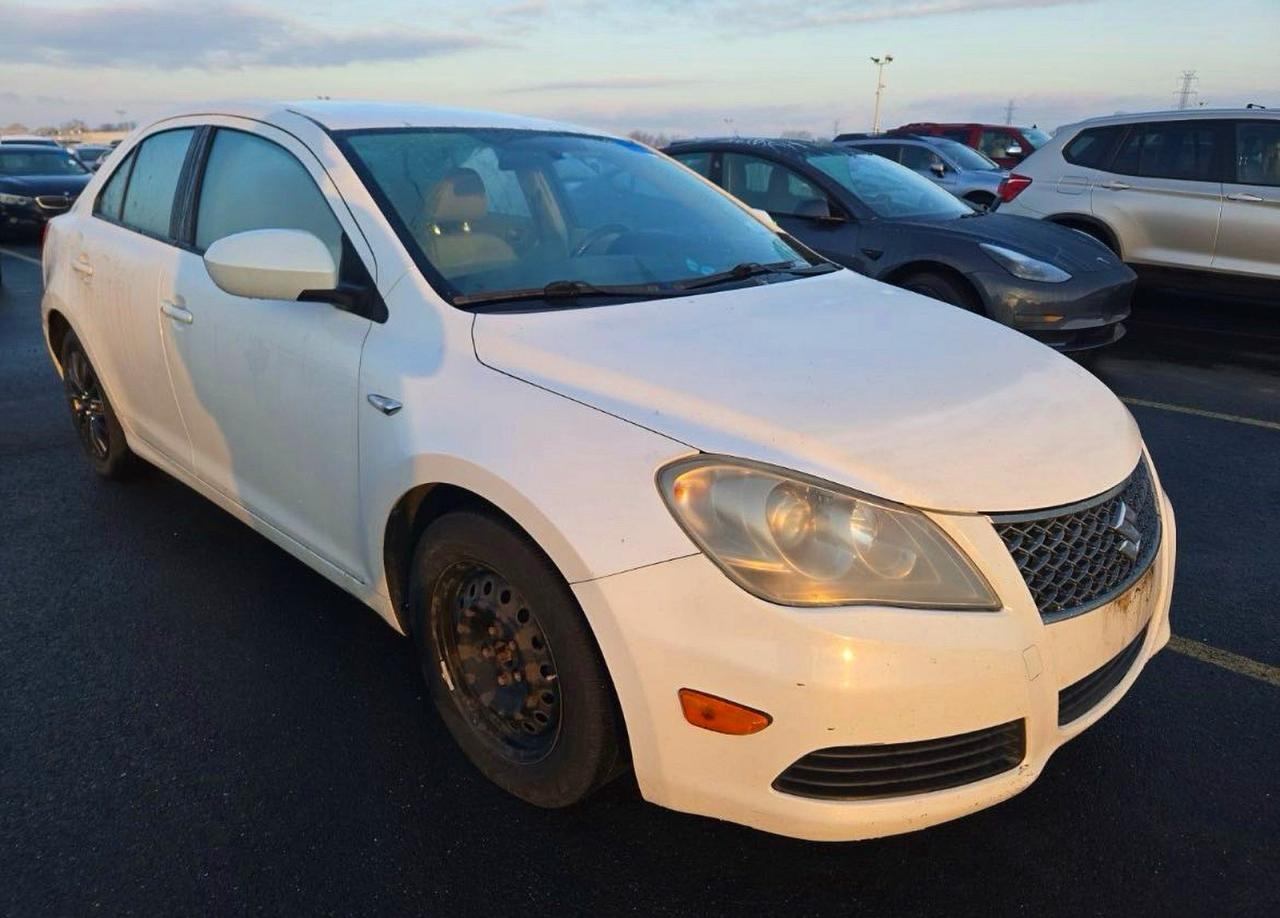 2011 Suzuki Kizashi S, VIN JS2RF9A17B6110051 — Side