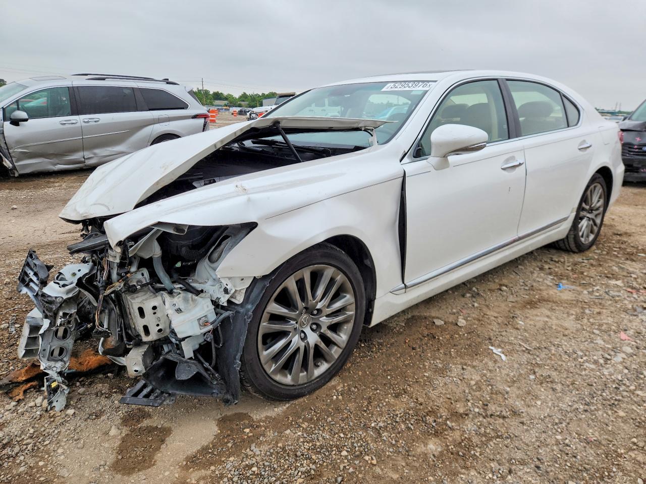 2017 Lexus LS LS 460 L, VIN JTHGL5EF8H5057950 — Front end