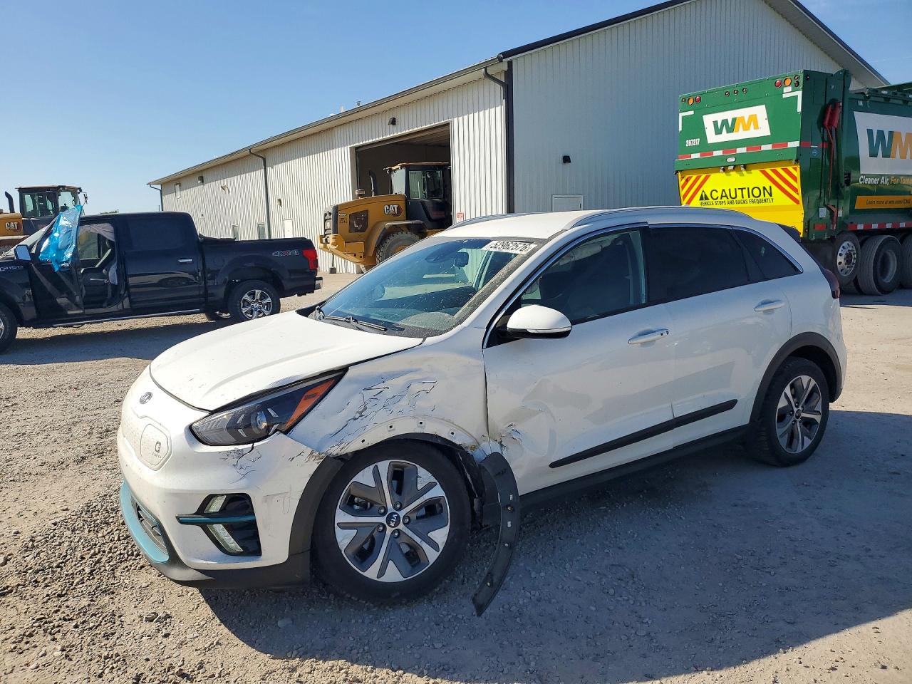 2020 Kia Niro EX, VIN KNDCC3LG9L5040227 — Front end