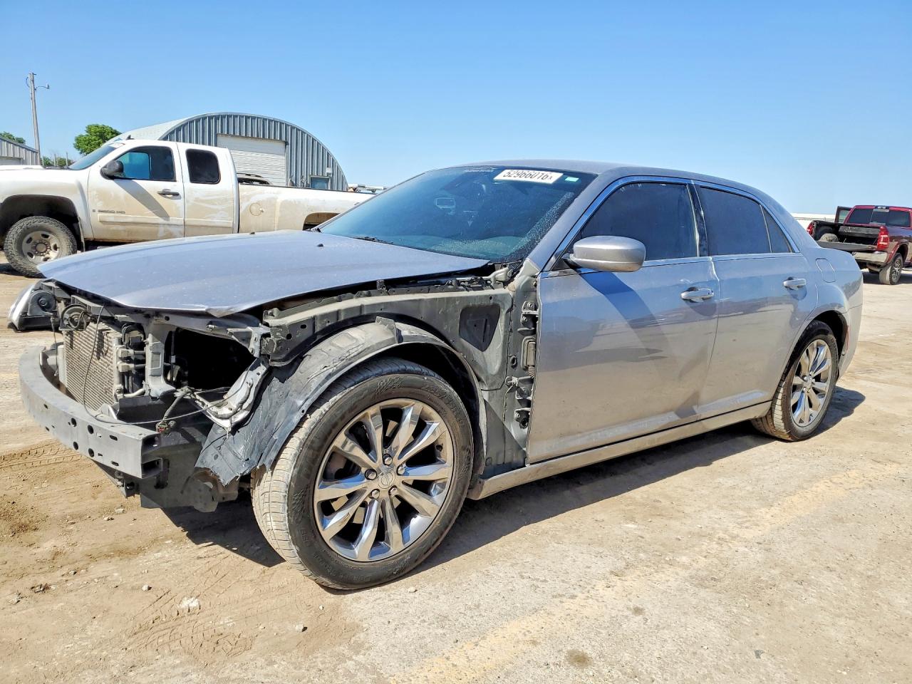 2015 Chrysler 300 Limited, VIN 2C3CCARG9FH773066 — Front end