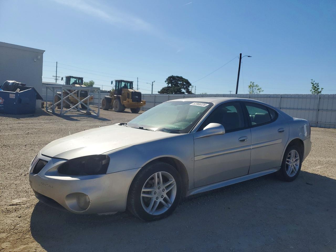 2007 Pontiac Grand Prix, VIN 2G2WP552671103326 — Front end