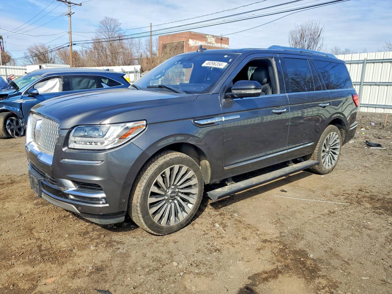 2018 Lincoln Navigator Reserve, VIN 5LMJJ2LT4JEL19370 — Vandalism