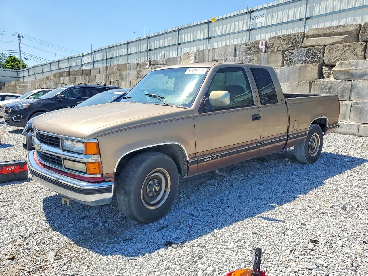 1994 Chevrolet Silverado 2500, VIN 2GCFC29K2R1305034 — Rear end