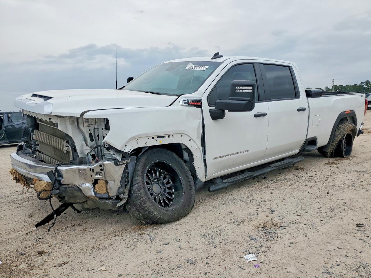 2024 GMC Sierra 3500HD Pro, VIN 1GT49SEY5RF447029 — Перед