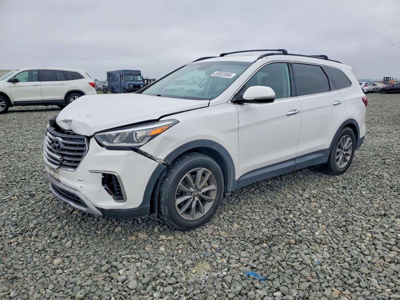 2017 Hyundai Santa Fe SE, VIN KM8SN4HF1HU230575 — Front end