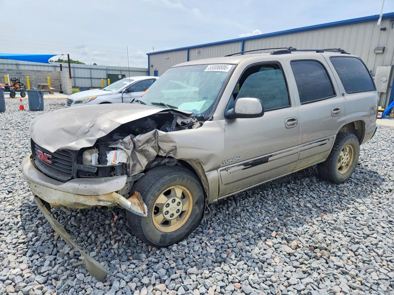 2002 GMC Yukon SLT, VIN 1GKEK13Z32R175488 — Front end
