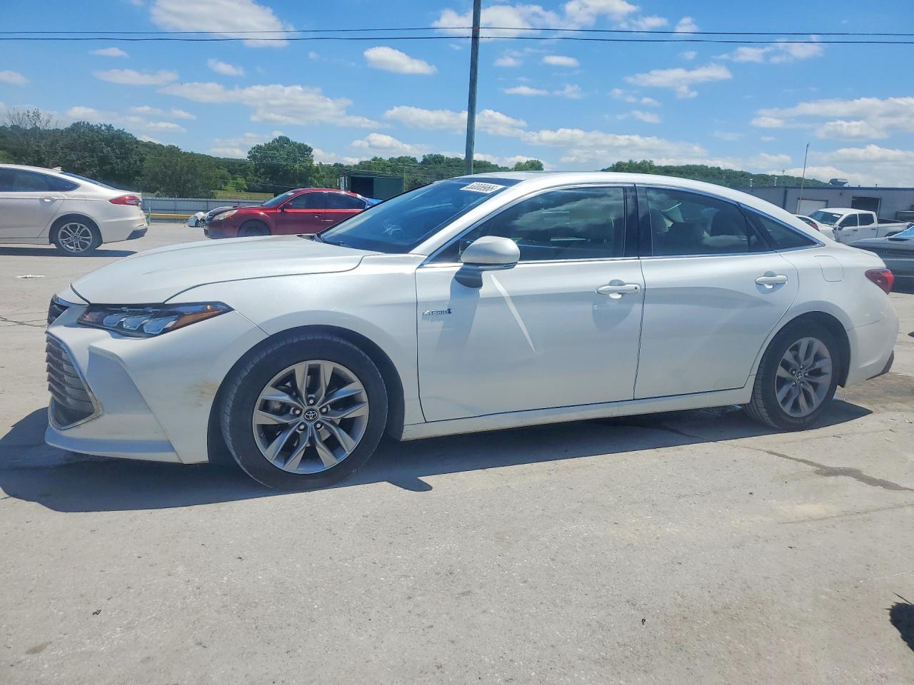2019 Toyota Avalon Limited Hybrid, VIN 4T1B21FB4KU011589 — Minor dents and scratches