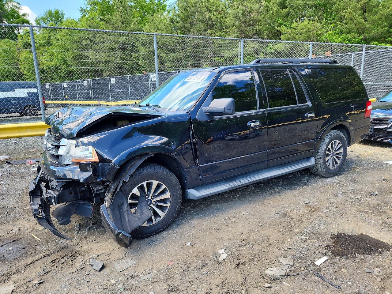 2017 Ford Expedition Max XLT, VIN 1FMJK1HT3HEA48332 — Front end