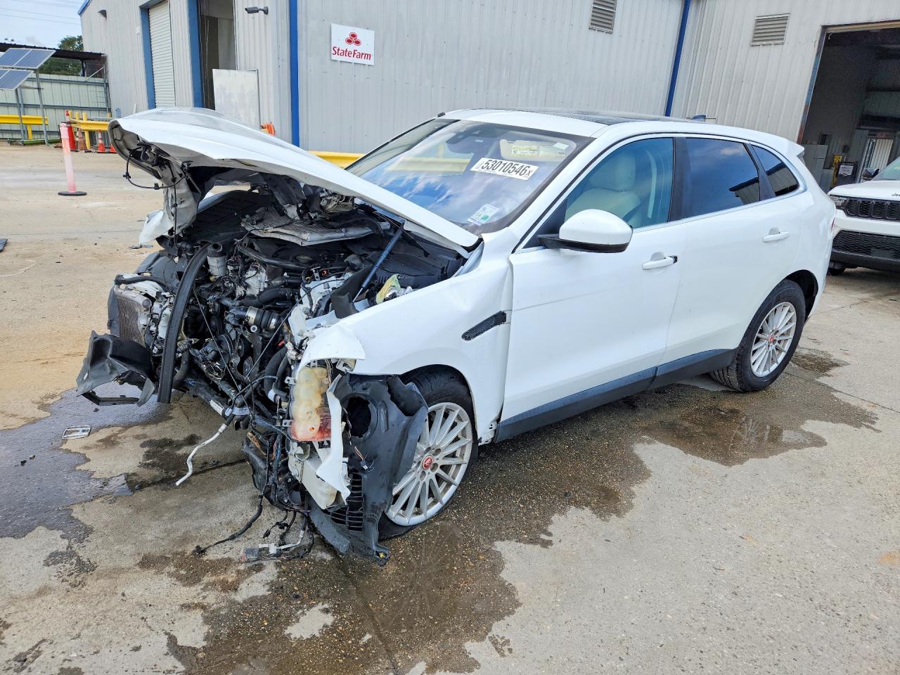 2020 Jaguar F-Pace 25t, VIN SADCS2FX1LA640552 — Front end
