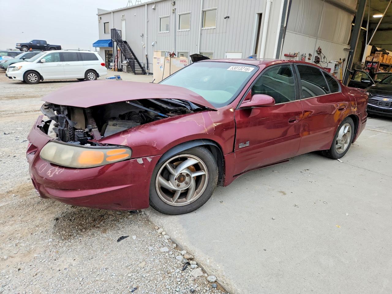 2001 Pontiac Bonneville SLE, VIN 1G2HY54K414220762 — Front end