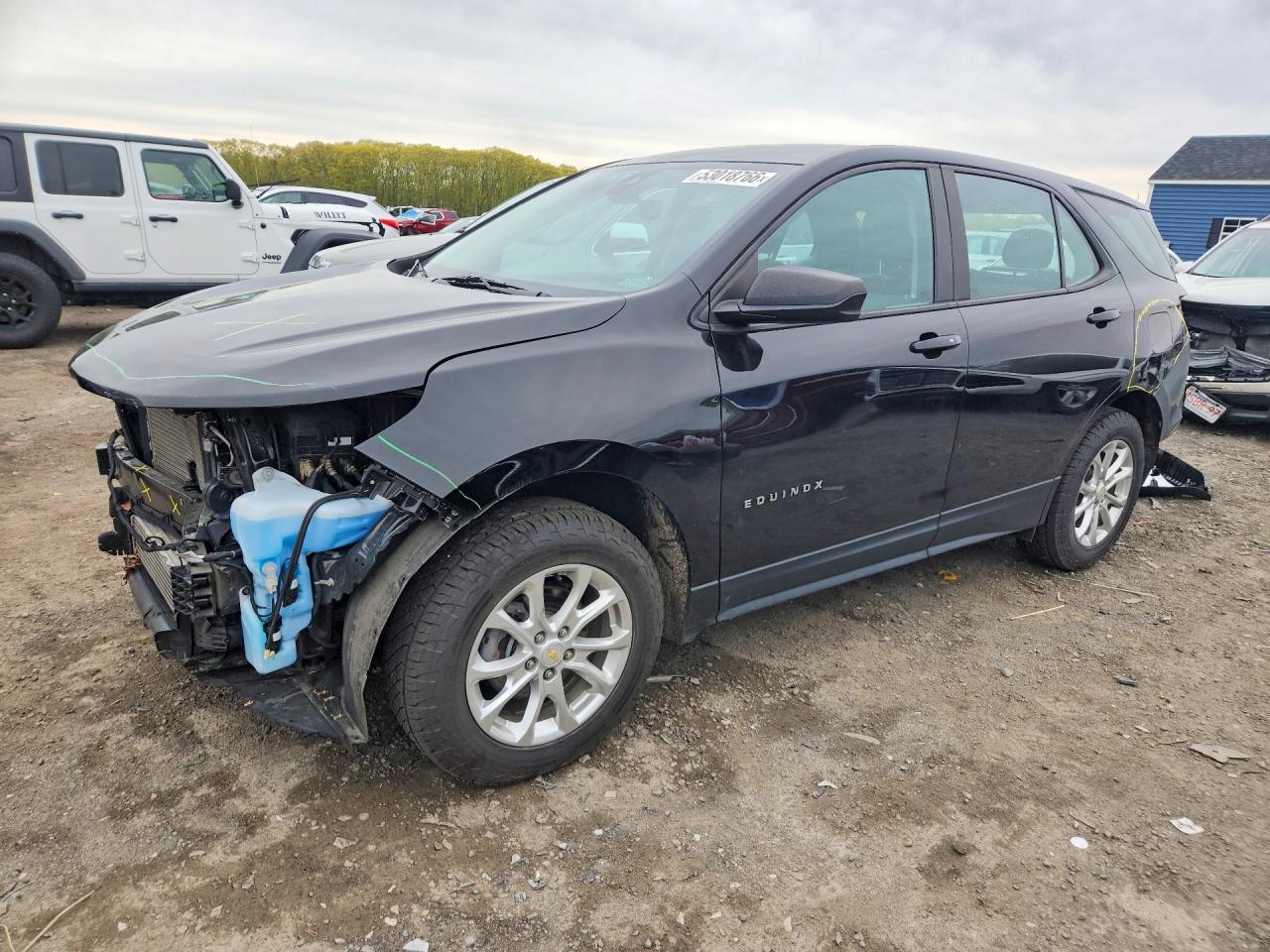 2020 Chevrolet Equinox LS, VIN 2GNAXSEV0L6276522 — Front end