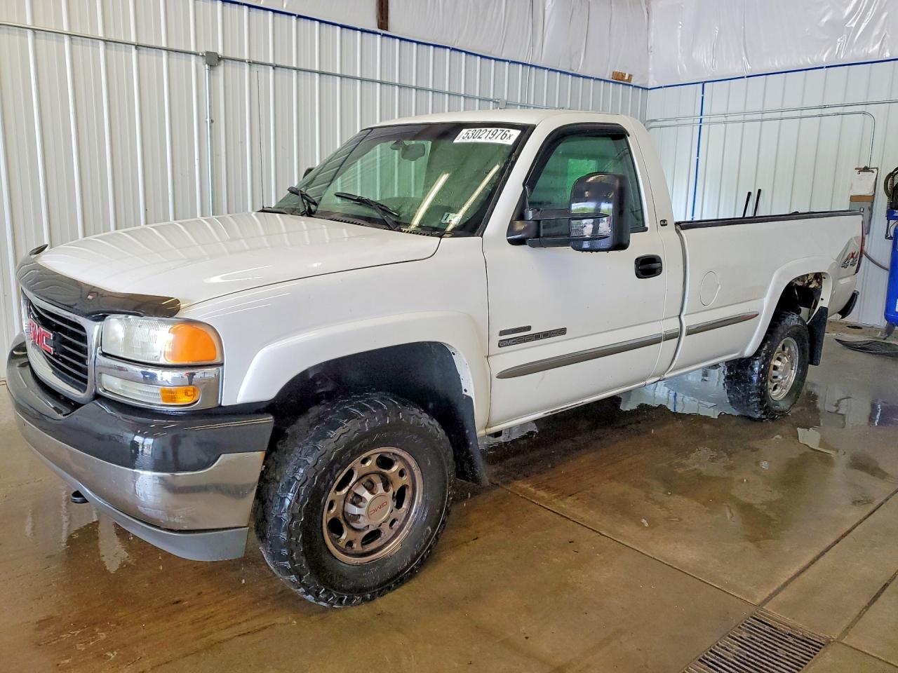 2002 GMC Sierra 2500, VIN 1GTHK24G72E210553 — Side