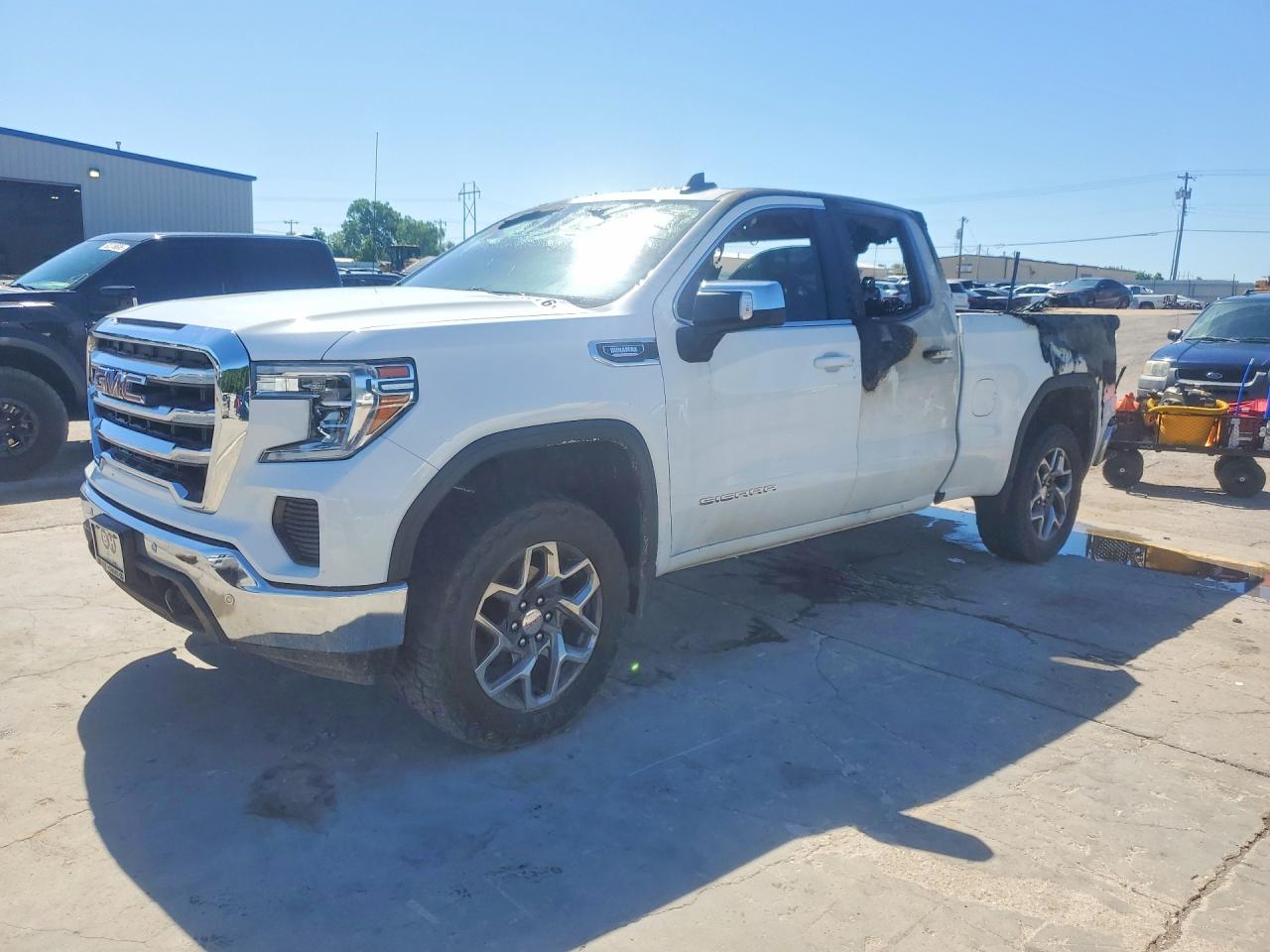 2021 GMC Sierra 1500 SLE, VIN 1GTV9BETXMZ300219 — Interior fire