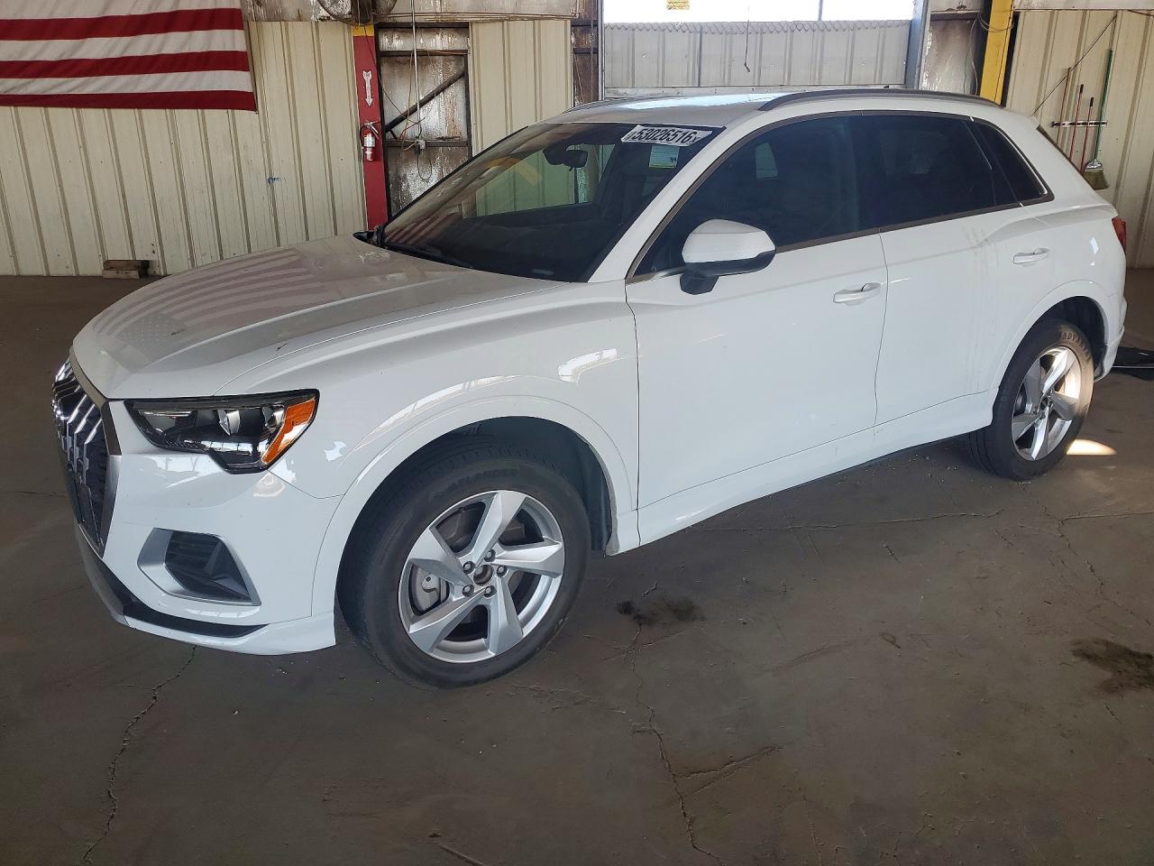 2019 Audi Q3 Premium, VIN WA1AECF36K1076483 — Перед