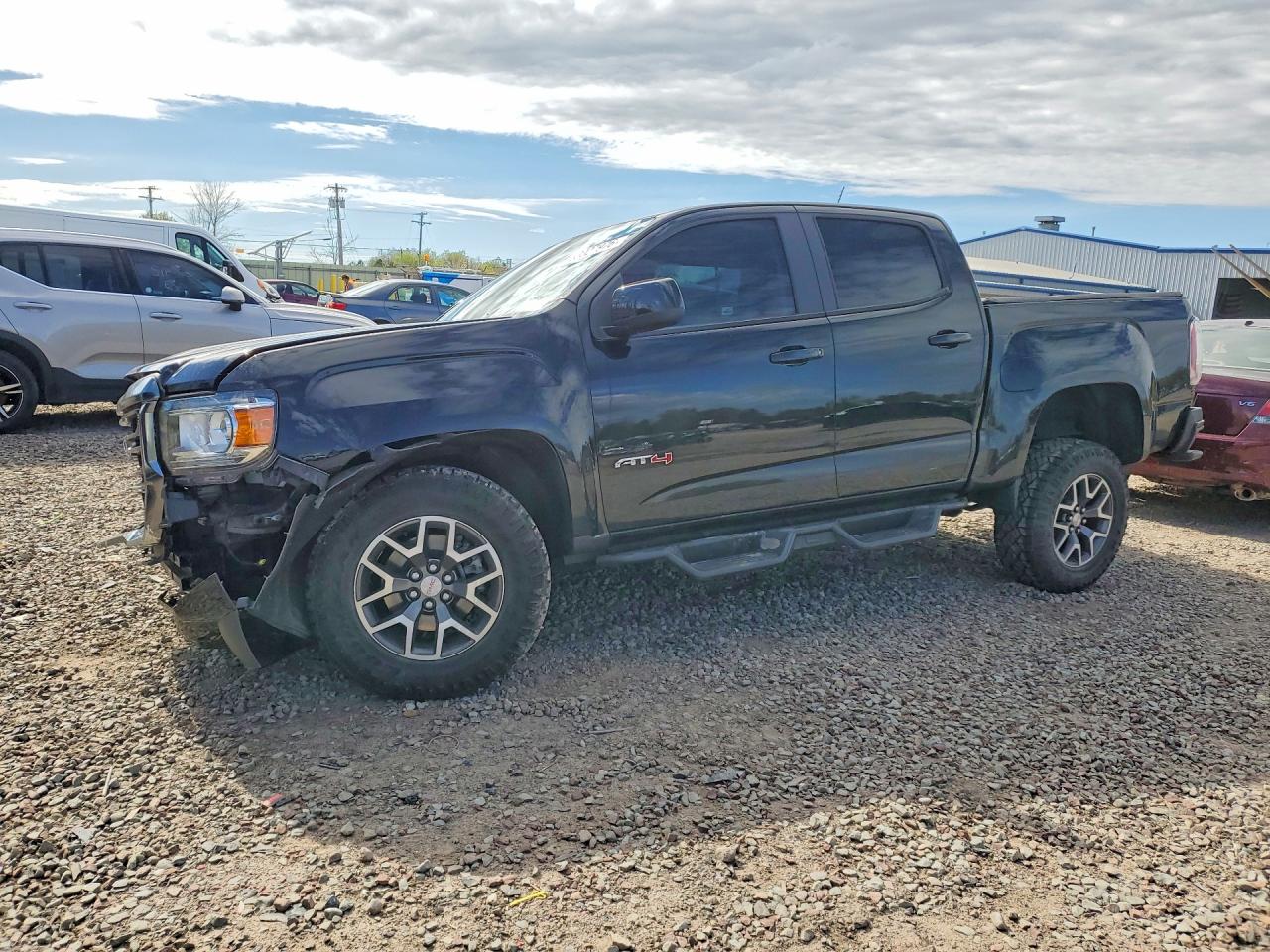 2022 GMC Canyon 4WD AT4, VIN 1GTG6FEN6N1105535 — Front end