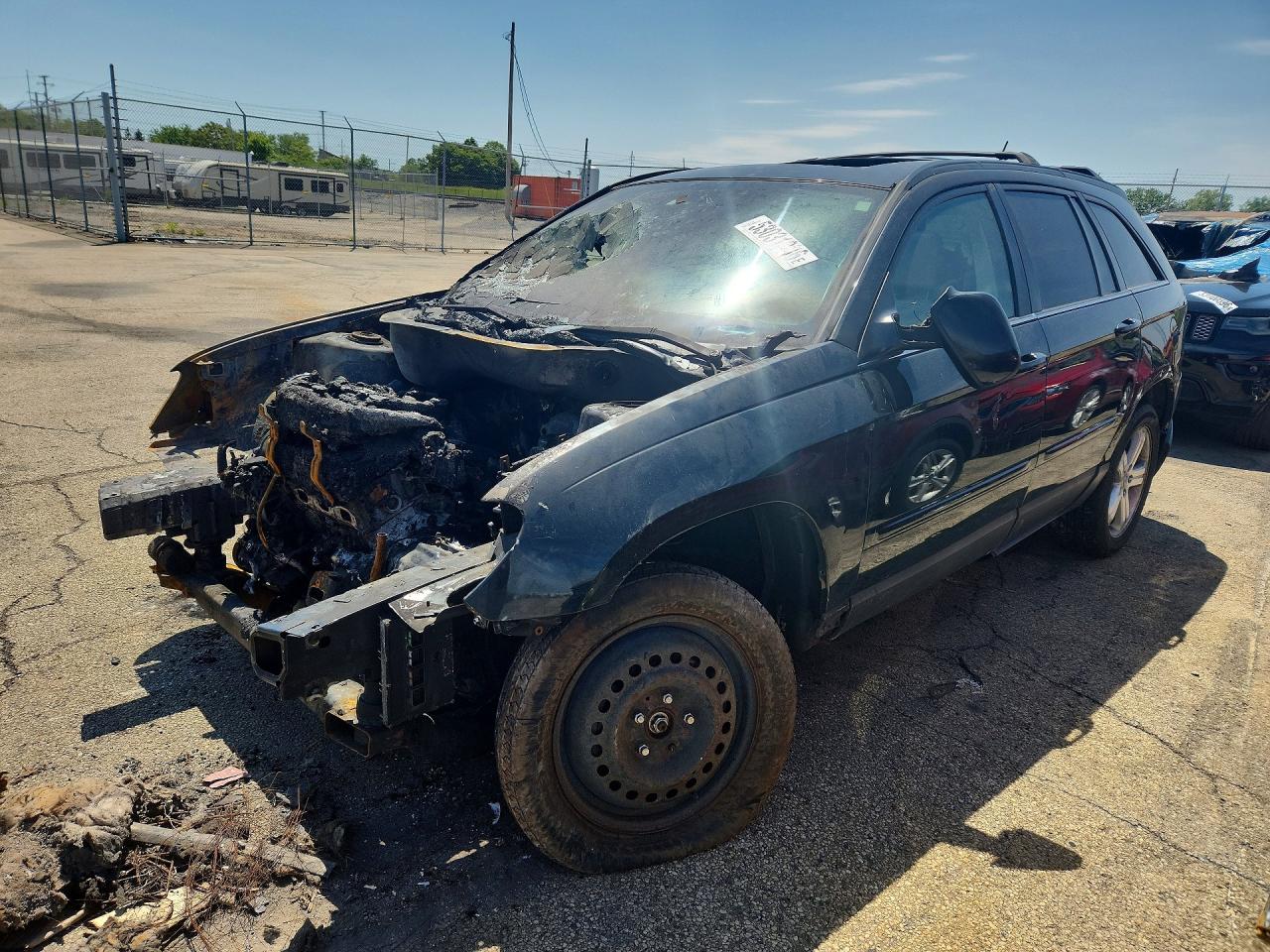 2007 Chrysler Pacifica Touring, VIN 2A8GM68X17R276185 — Engine fire