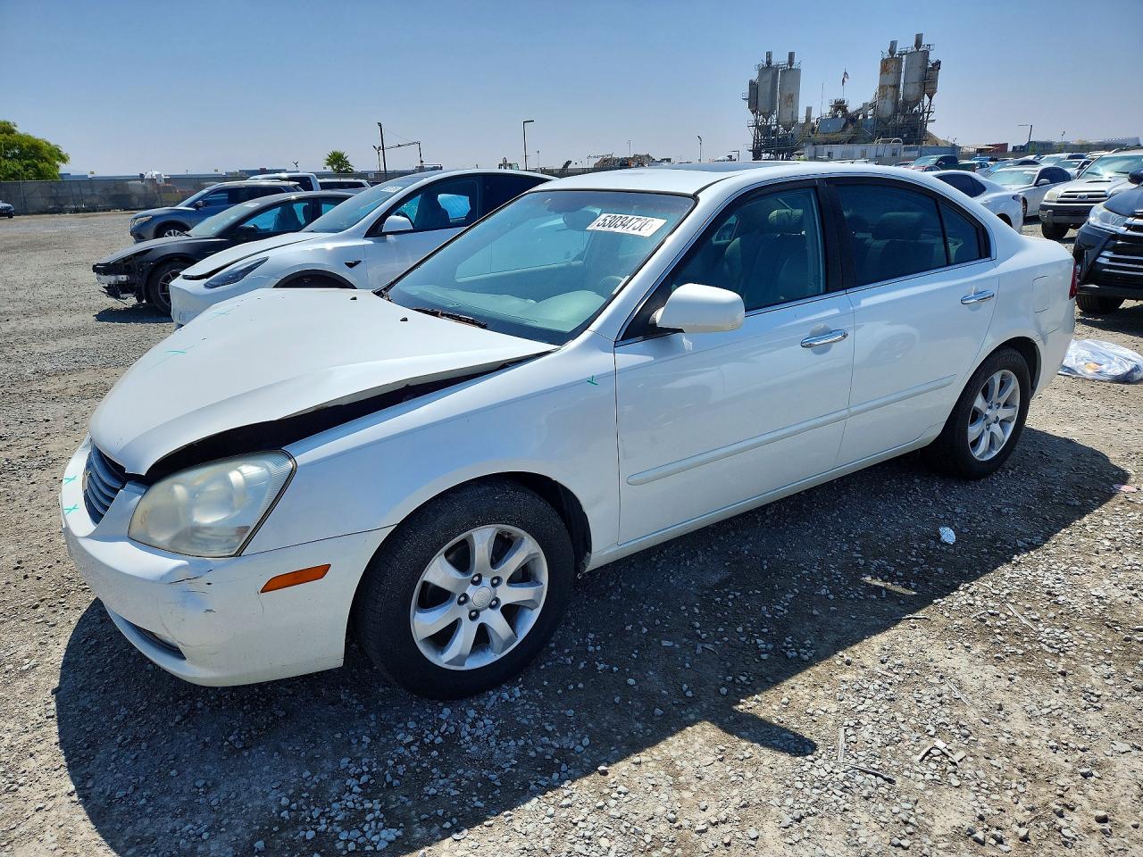 2006 Kia Optima LX, VIN KNAGE123X65028328 — Перед