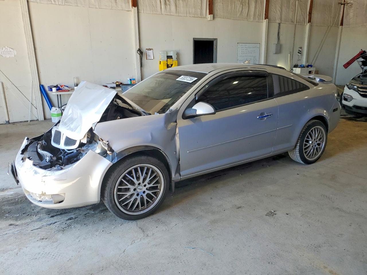 2008 Pontiac G5, VIN 1G2AL18F587341041 — Front end