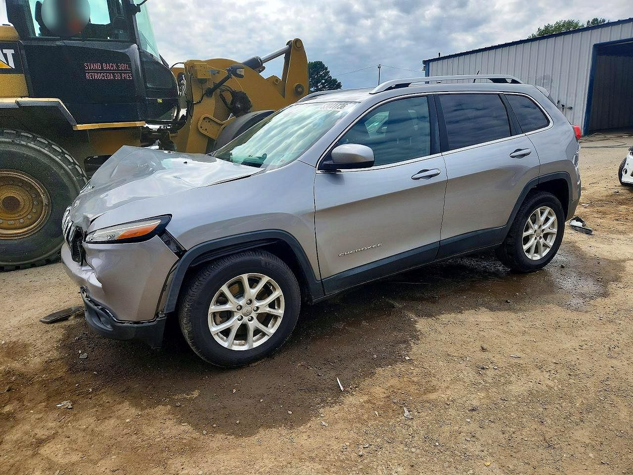 2015 Jeep Cherokee Latitude, VIN 1C4PJLCB7FW711954 — Перед