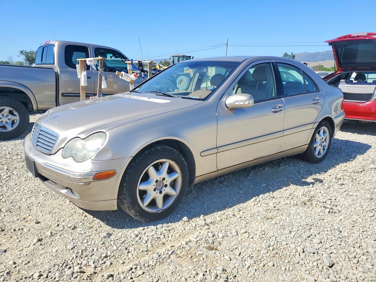 2001 Mercedes-Benz C 230/260/280/320, VIN WDBRF64J21F029900 — Front end