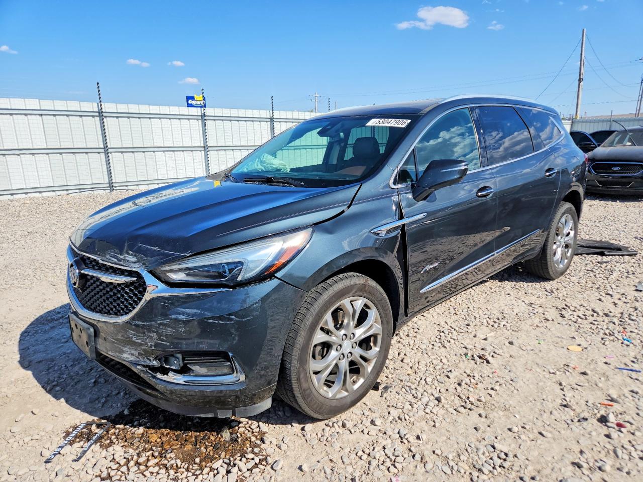 2018 Buick Enclave Avenir, VIN 5GAEVCKW7JJ145608 — Перед