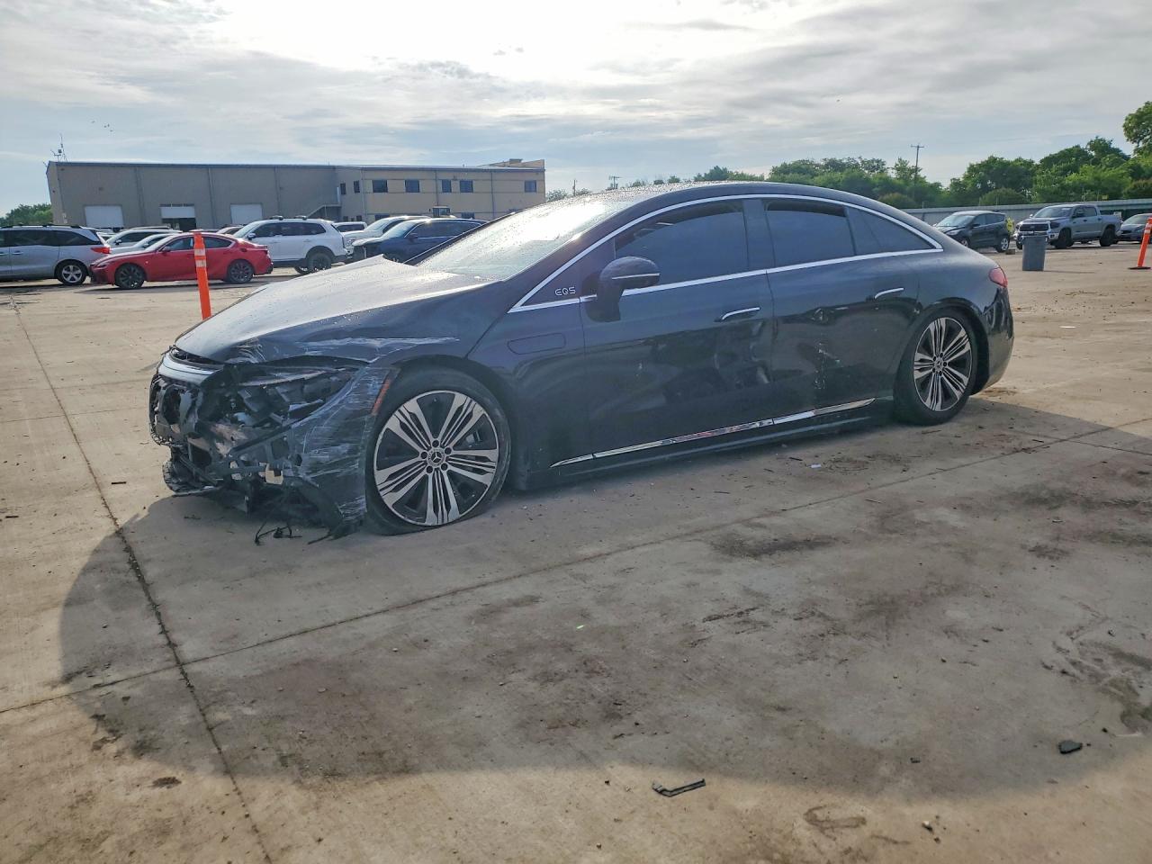 2022 Mercedes-Benz EQS 450+, VIN W1KCG2DB7NA004750 — Front end