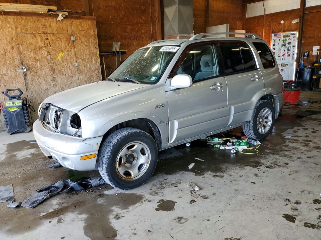 2004 Suzuki Grand Vitara LX, VIN JS3TD62VX44100829 — Перед