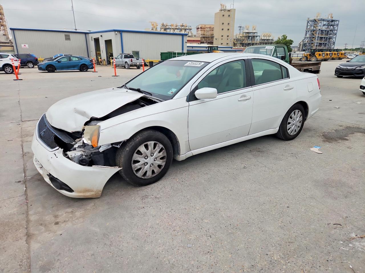 2011 Mitsubishi Galant ES, VIN 4A32B3FF2BE006207 — Front end
