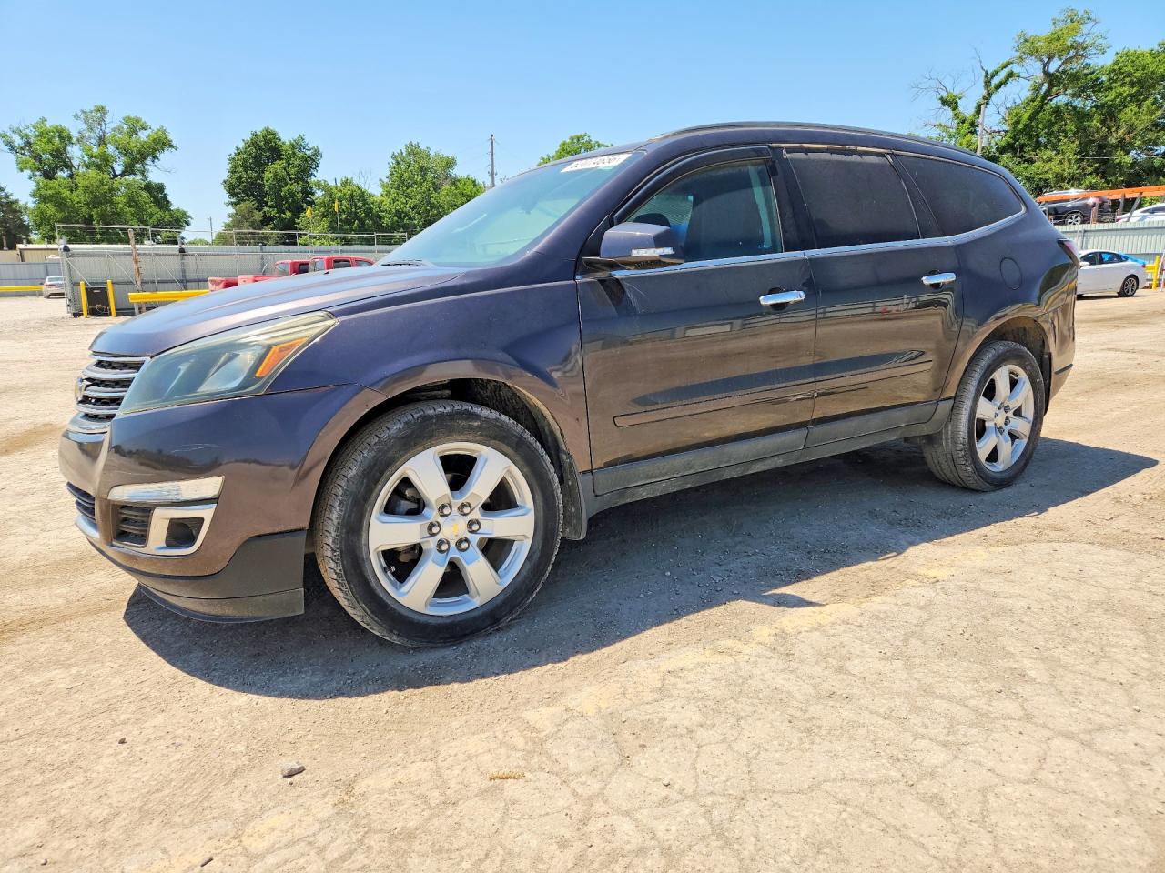 2017 Chevrolet Traverse LT, VIN 1GNKRGKDXHJ292289 — Normal wear