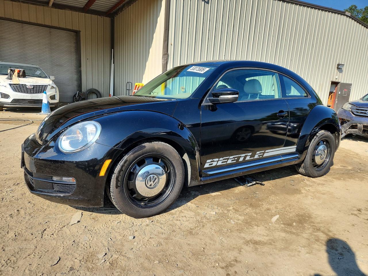 2013 Volkswagen Beetle 2.5L, VIN 3VWJP7AT5DM685288 — Front end